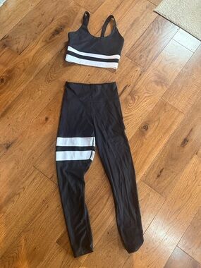 Black & White High-Waist Leggings with Stripe Detail